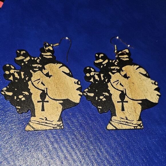 Black and Tan Afrocentric Earrings - Picture 1 of 3